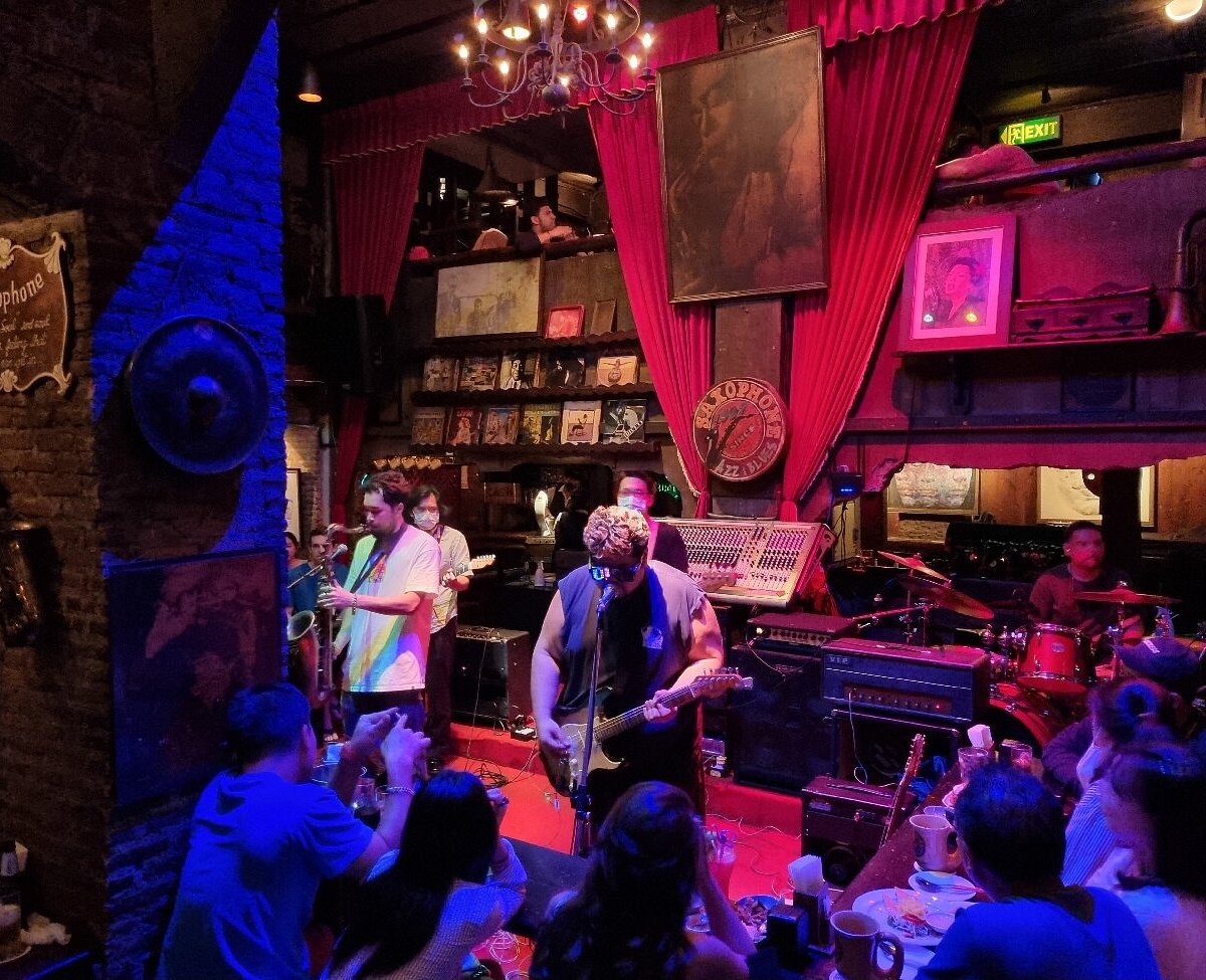 Saxophone Pub